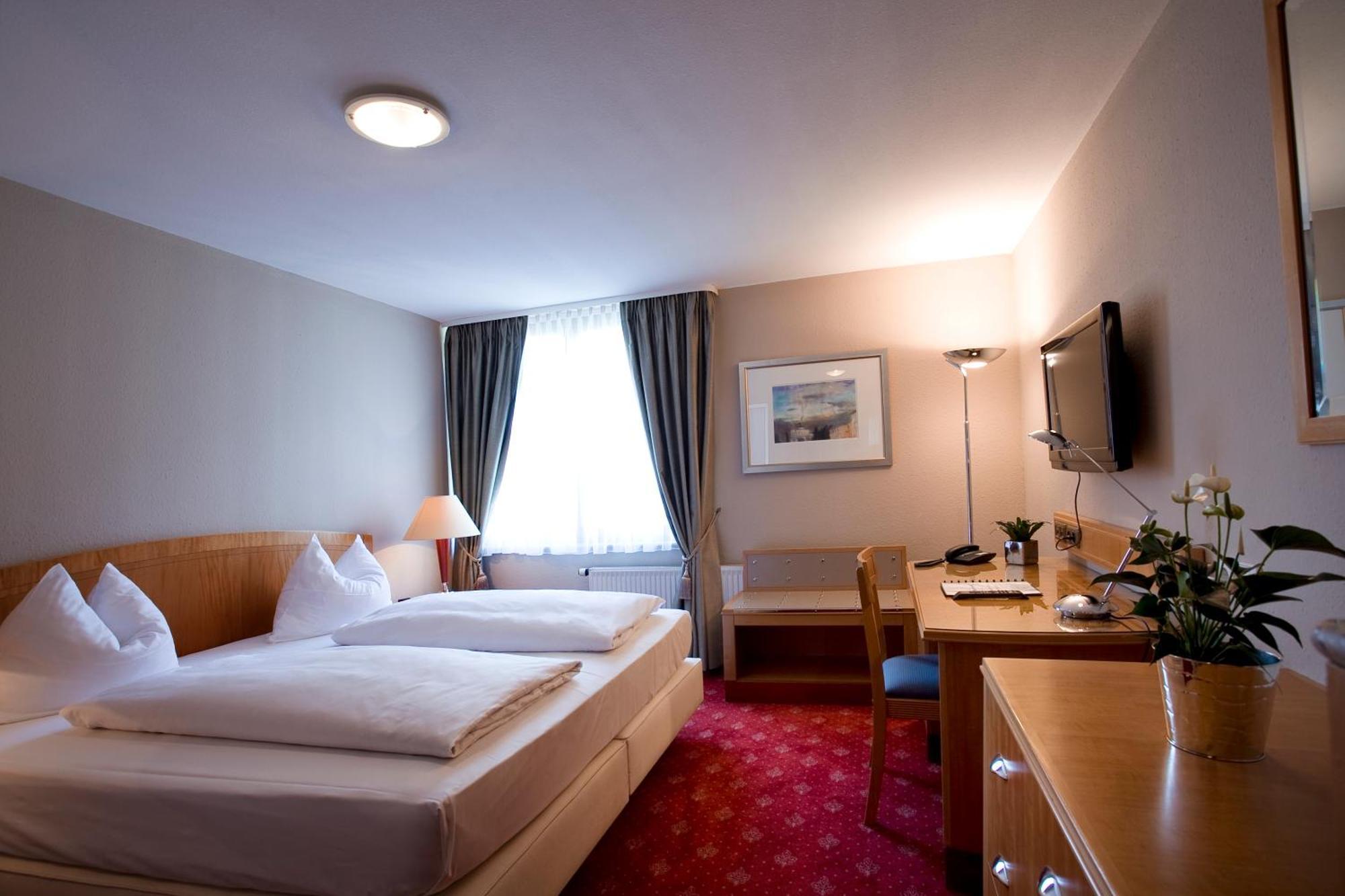 Hotel Das Kleine Ritz Fellbach Exterior foto